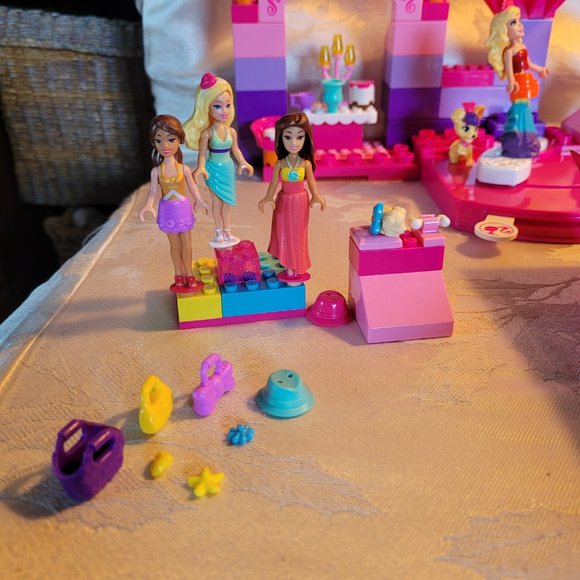 Barbie Princess Castle Mega Bloks - Picture 11 of 16